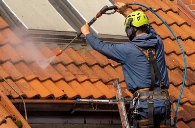 Démoussage et hydrofuge de toiture à Camprond